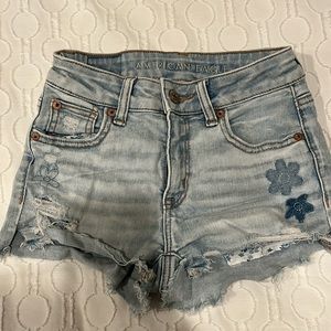 American Eagle Next Level Stretch Floral Denim Short Shorts, size 000